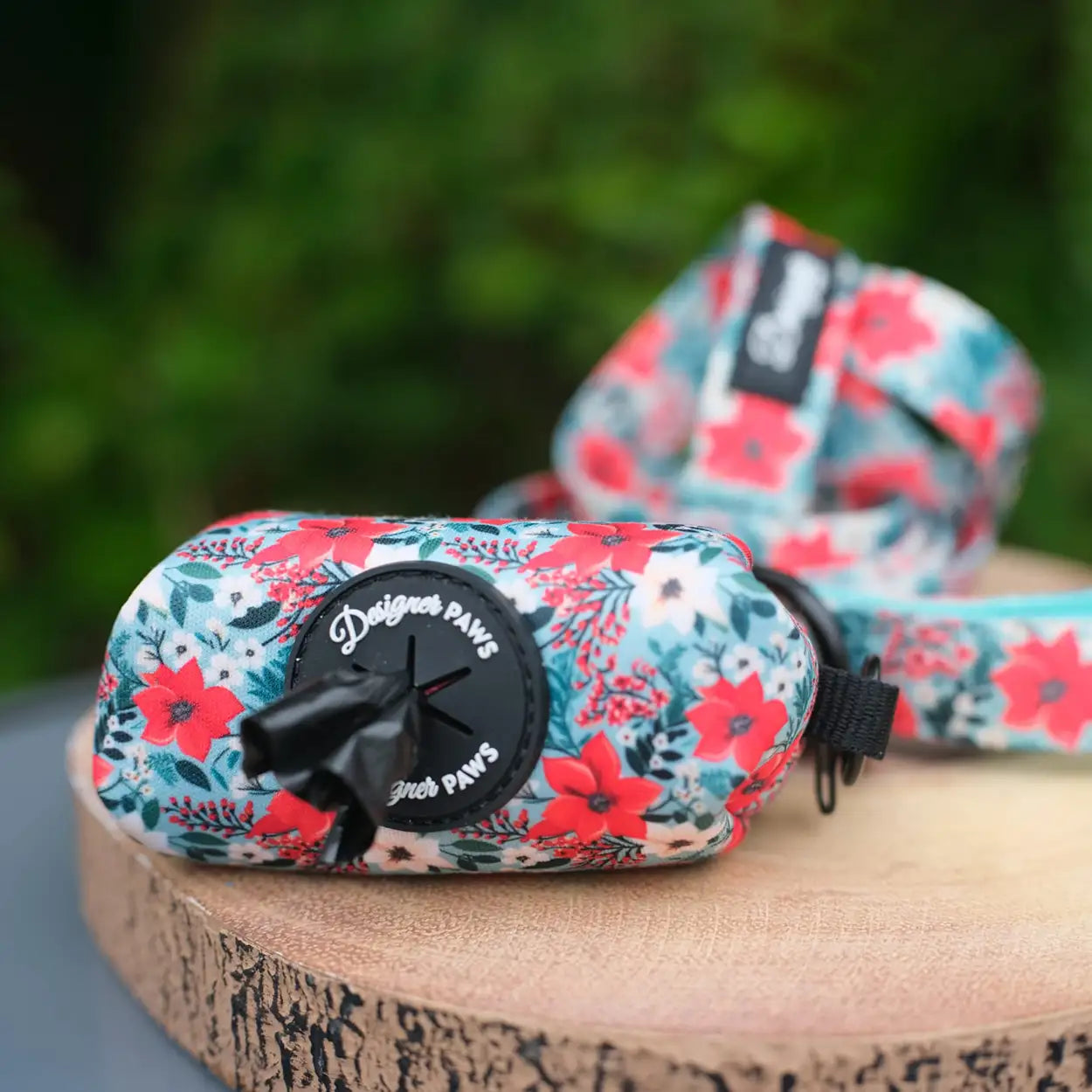 Poinsettia Garden Poo bag holder